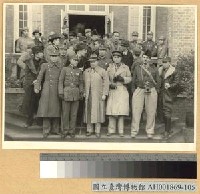 藏品(湘北大捷：外國武官及中外記者團與長沙守城指揮官合影)的圖片